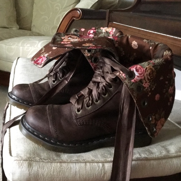 Dr. "AirWair" Martens Triumph 1914 lace-up boot - Picture 3 of 8